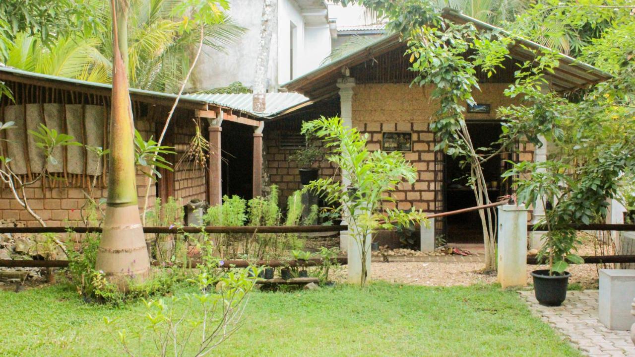 The Mango Leaf Hotell Matara Exteriör bild